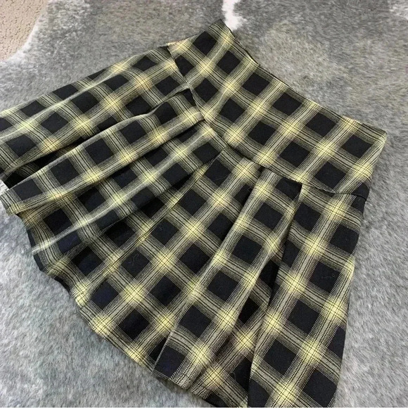 Hot Topic Plaid Pleated Skirt - Picture 7 of 10